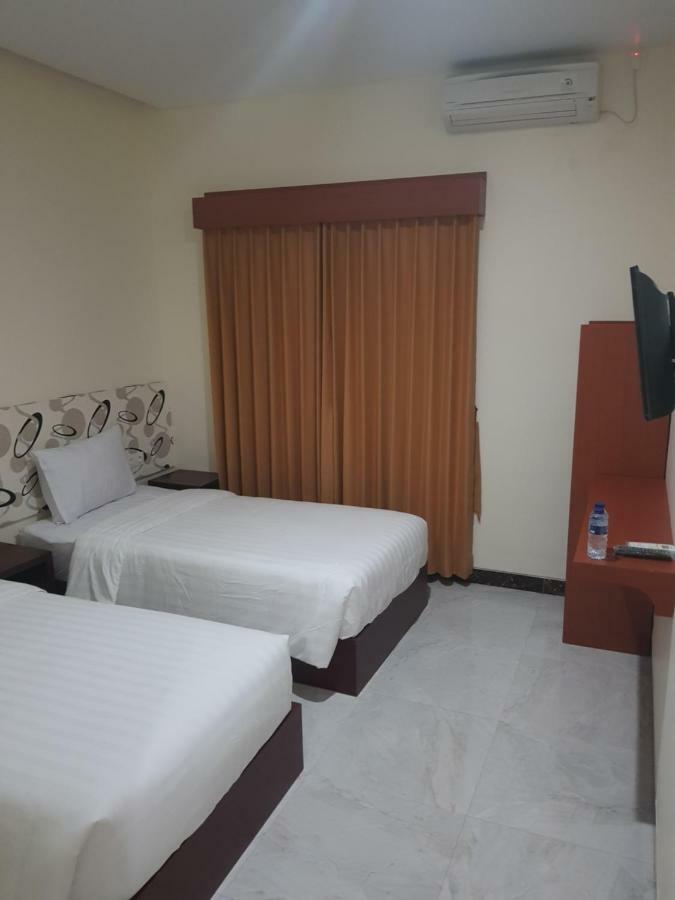 Praba Guesthouse Kuta  Luaran gambar