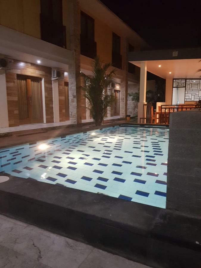 Praba Guesthouse Kuta  Luaran gambar