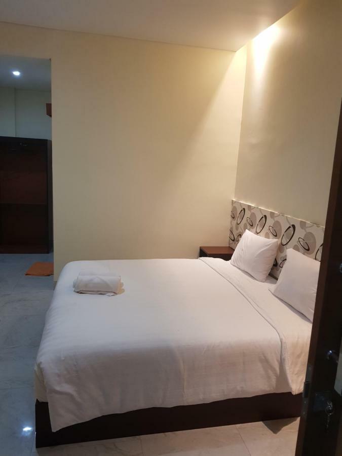 Praba Guesthouse Kuta  Luaran gambar